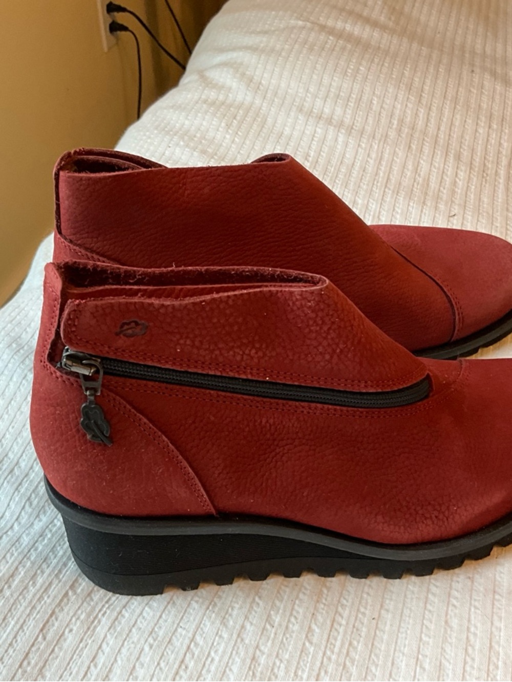Loints of Holland Women's Dark Red Zip-Accent Ankle Booties size 37
